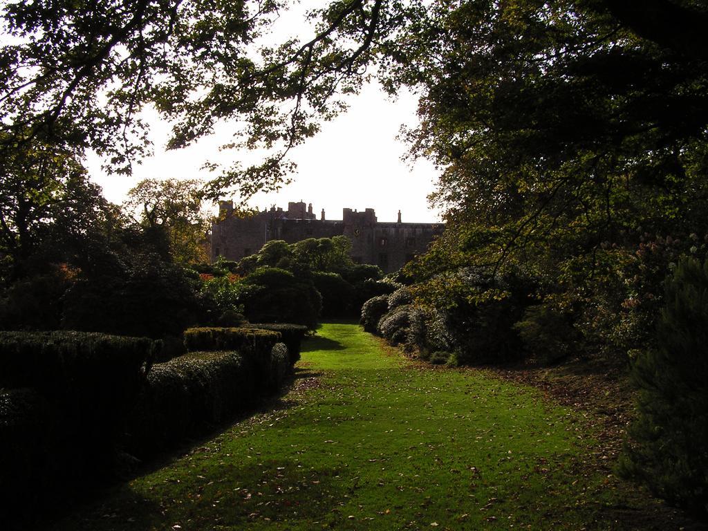 Muncaster Castle Coachman'S Quarters Bed & Breakfast Ravenglass Ngoại thất bức ảnh
